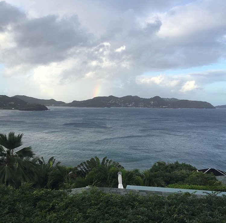 robinthicke's tweet photo. Rainbows in heaven! I love u all! I wish u nothing but happiness. https://t.co/P2HGUB8sZH