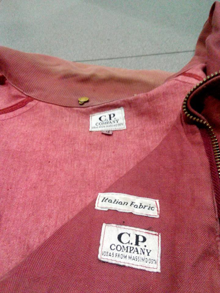 Ziz80s's tweet photo. kaen sakti nih. Biar kata sobek2 sedikit, kalo di lempar juga pada berebutan hahaha #CPCompany https://t.co/F6tSQCcgsl