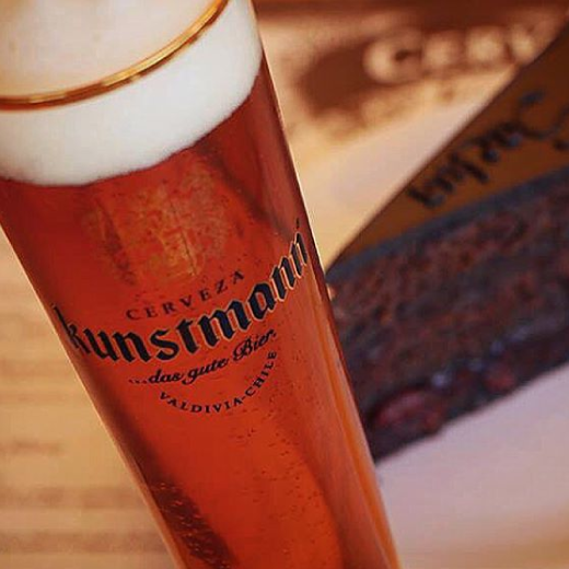 KunstmannEC's tweet photo. Brindemos con la mejor, por un año que se va y uno mejor que viene!! Prosit!! https://t.co/7lG1f8wB6K