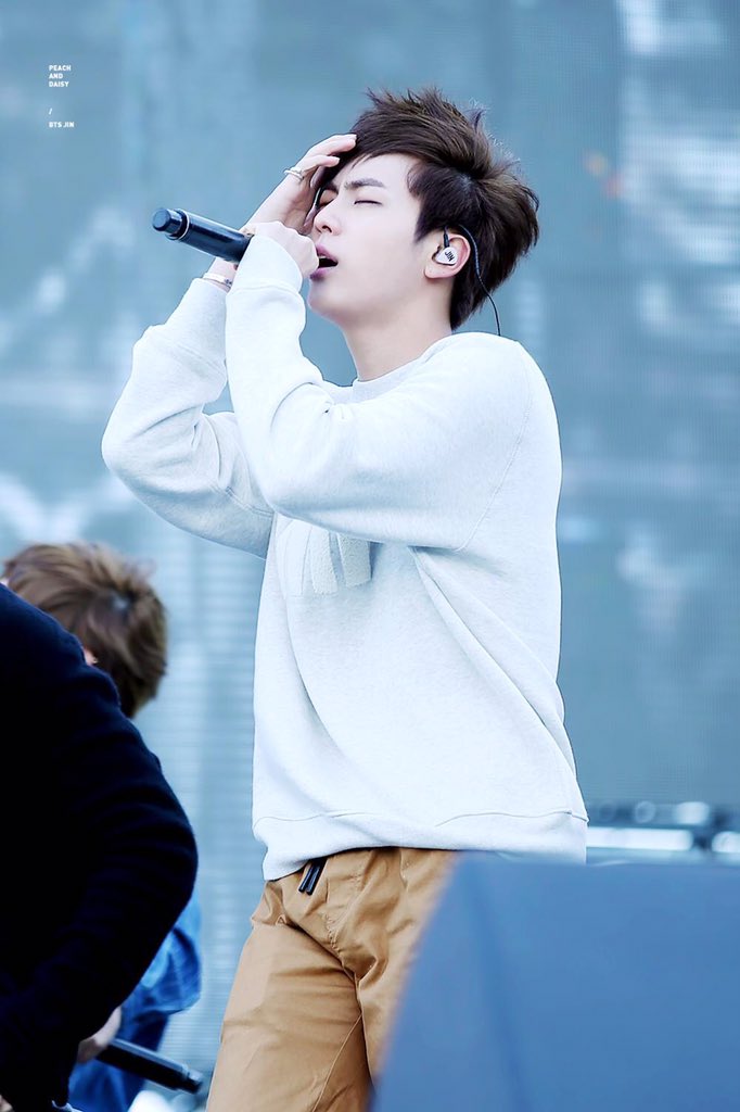 pic_bts's tweet photo. #JIN https://t.co/u9nEyzP3er