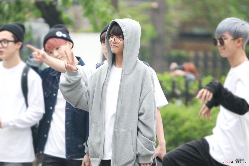pic_bts's tweet photo. #V https://t.co/wWO4FL8pse