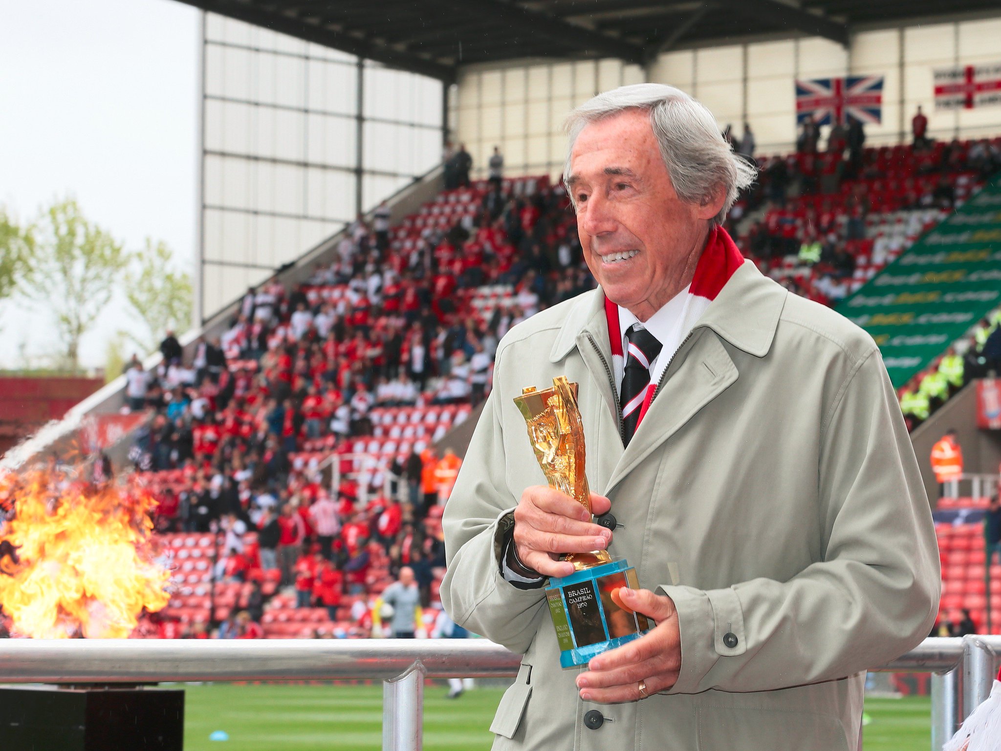 Happy birthday to legend and Club President Gordon Banks who celebrates his 78th birthday today. 