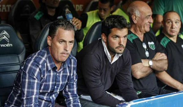 Dvo_anzoategui's tweet photo. YA ES OFICIAL! Nicolás Larcamón (@NLarcamon) nuevo Director Técnico del Aurirrojo https://t.co/vAYyI1uO1r https://t.co/z1Lco21IJQ