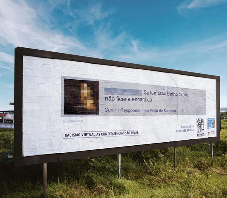 Rue89's tweet photo. Au Brésil, le raciste voit ses propos affichés en 4x3 près de chez lui https://t.co/3MvJ5DksP2 https://t.co/AZCUKwEf0Y