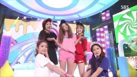 baejuhyunx_'s tweet photo. dear rv's stylist,

these are actually better than any of rv's dumbdumb gayo outfits. i cant believe ure blind now https://t.co/R0iKSYpQnA
