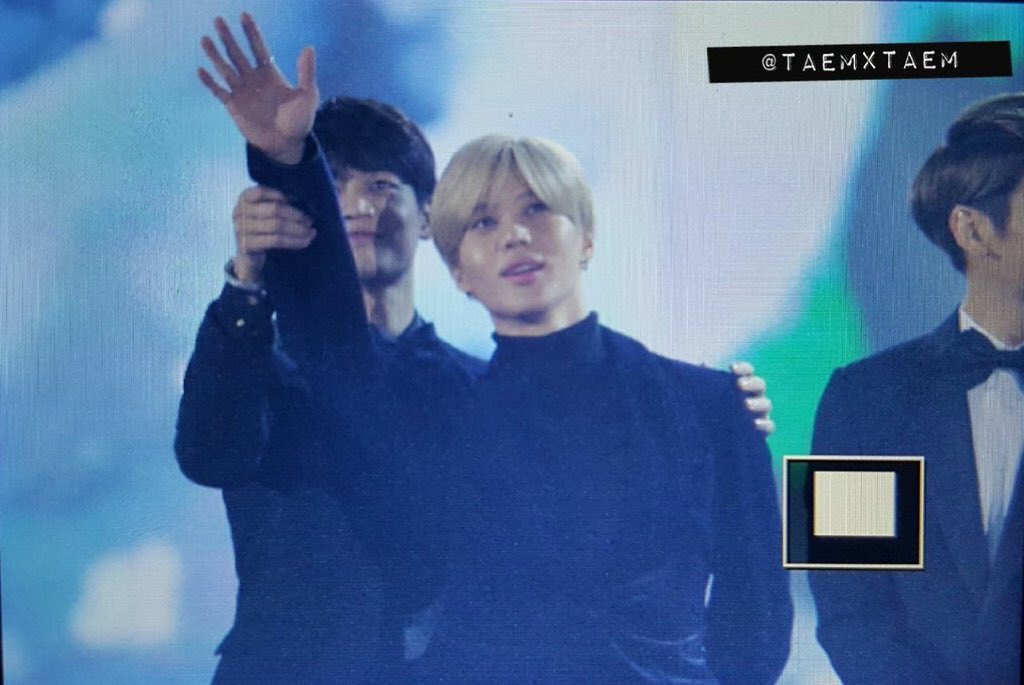 JustTwoMin's tweet photo. 😁🤘🏻 #2MIN #KBS2015 https://t.co/Nwlhcad4Ga