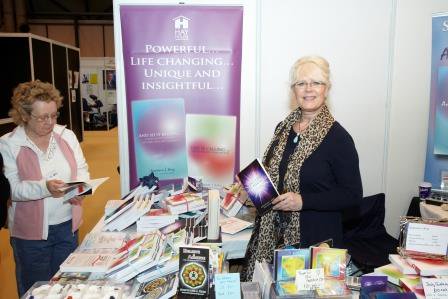 HHShowUK's tweet photo. #Flashback15 - Highlights of #HolisticHealth15: https://t.co/jLcdNjgvVO @massagewax @StephanieJKing1 @UKReikiFed https://t.co/Qm6Pm0AjHB