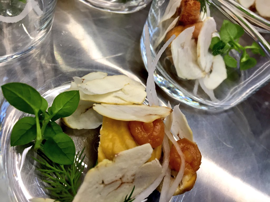 ComposGastro's tweet photo. O segundo prato de @albertolareo será un caldo con base de castañas https://t.co/7Ea4jUGWWO