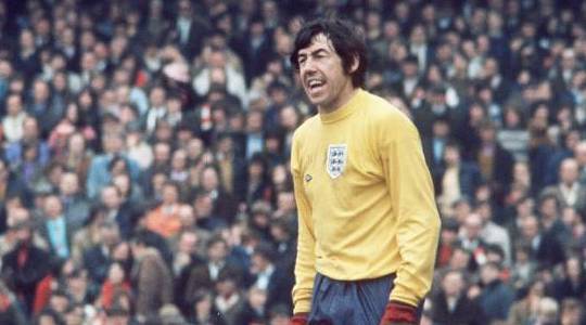 Happy birthday Gordon Banks, one of the greatest goalkeepers of all time, born in 1937. 