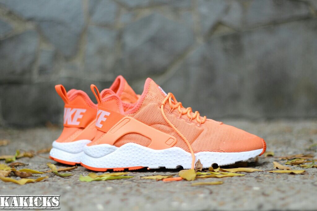 Nike Air New Huarache 2016
Orange/White
Size 37,5 &amp; 38,5
BNWB
IDR 550.000
@alvaro_matthew <a href="/KRLCloth/">IG : KRLCloth</a> @itscasualid