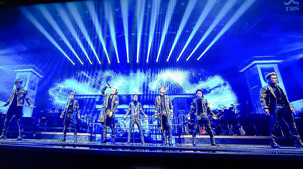 jsoullovee's tweet photo. TVで滅多に聞けないUnfairWorldかっこよかったですね！！
衣装かっこよすぎですね✨ https://t.co/wa41XScuIF