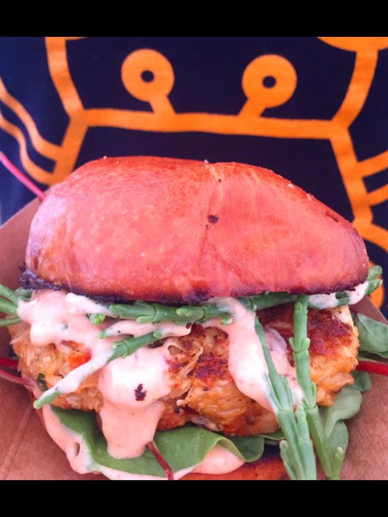 CaterersCaring's tweet photo. The amazing crab burger https://t.co/HUPCumee5V