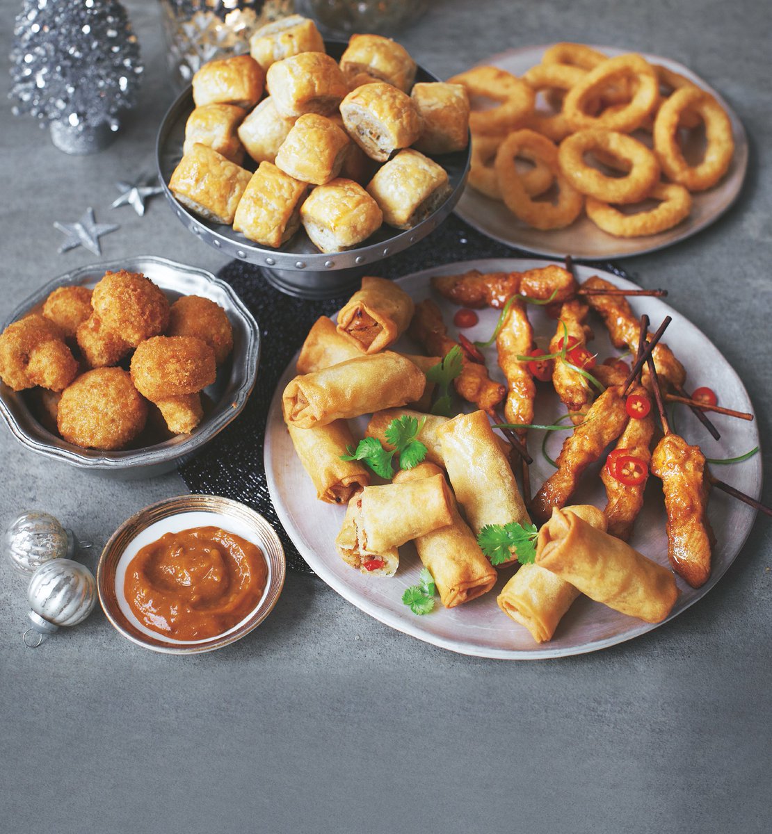asda's tweet photo. Planning a New Year's Eve party? Take a look at our great selection of party food: https://t.co/LMMP9bgaxO https://t.co/HjM1a4Z8y5