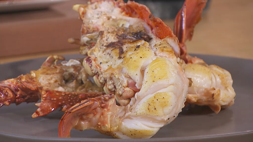 #TrucoTorres ‼ La langosta coge su esplendor de sabor cuando está bien marcada, bien dorada #TorresCocina