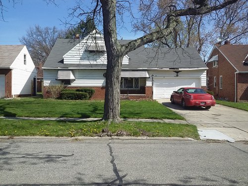 CuyaLandBank's tweet photo. New home part of your new year's plan? We are #renovating this #4bdrm in #MapleHeights! https://t.co/Anu61Y3J8A https://t.co/g6mXhaS1hq