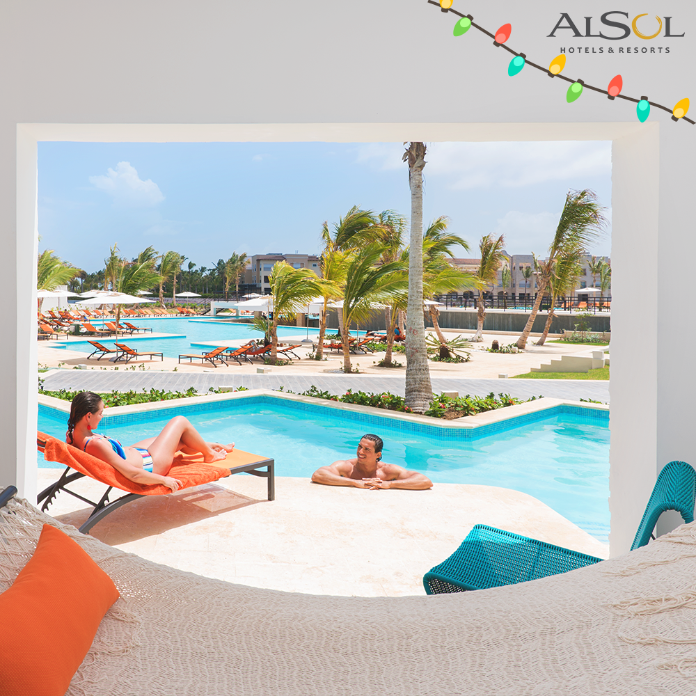 alsoldr's tweet photo. Estamos descansando en nuestra habitación SwimOut, ahorrando energías para la fiesta de mañana. #AlsolDR https://t.co/5gX2fvPDh6