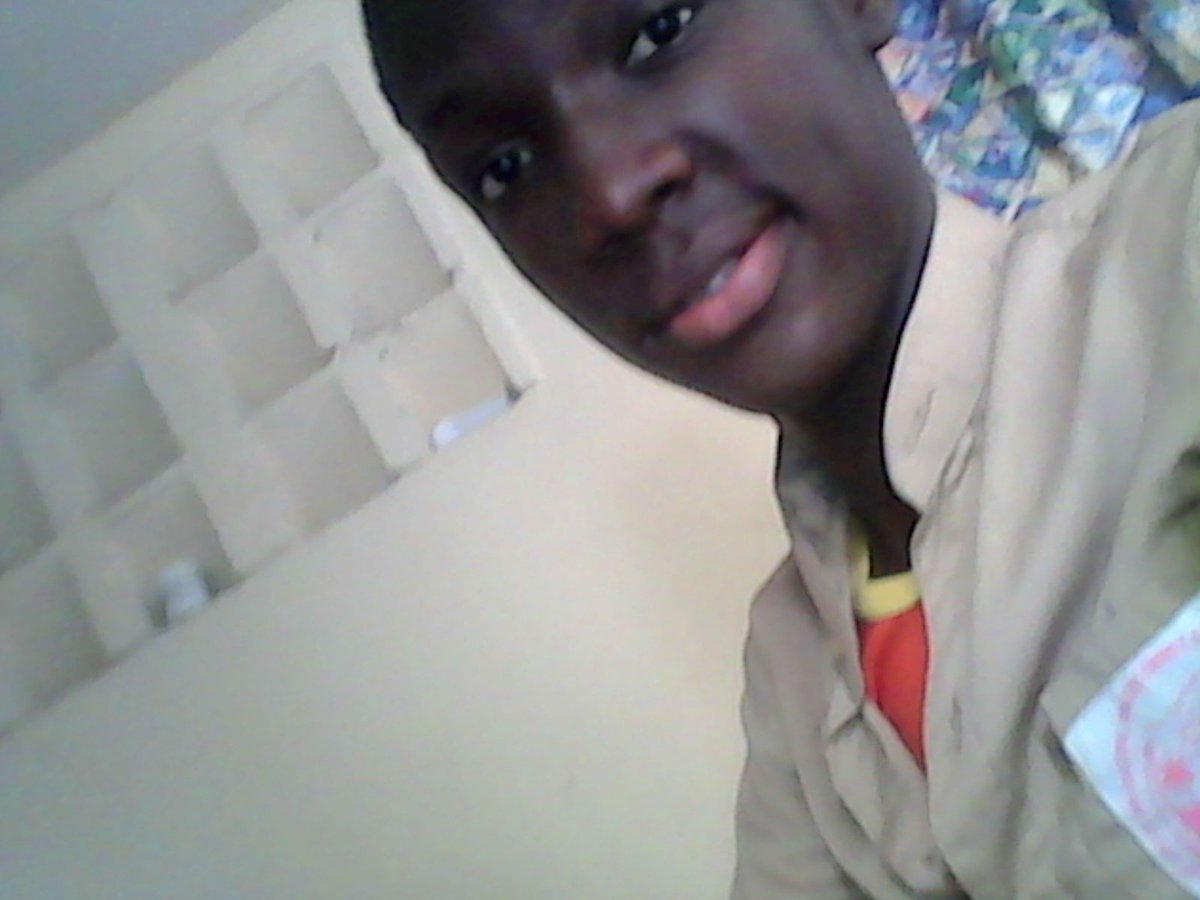 gislain225's tweet photo. un petit selfie https://t.co/gkZZqY2c1M