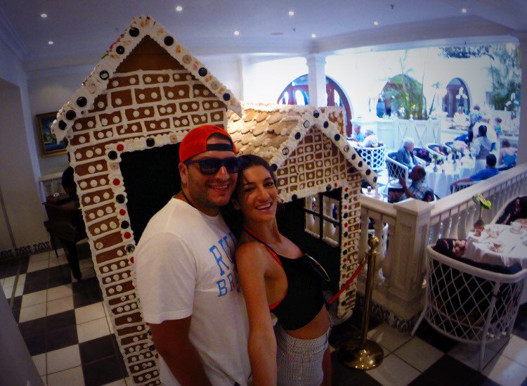 gfarry's tweet photo. @oysterbox #obgingerbread ❤️ love this place https://t.co/YUCtpzggni