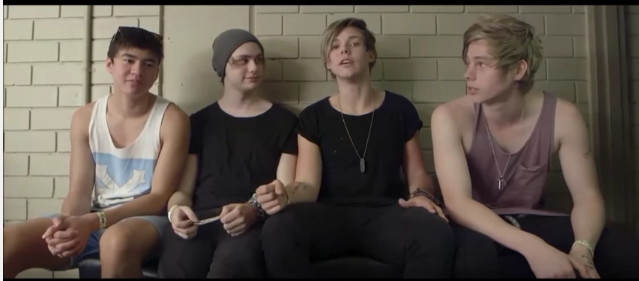 somemusickid's tweet photo. so much foetusness. im dead cause i miss this so much :((( @Luke5SOS @Michael5SOS @Calum5SOS @Ashton5SOS https://t.co/MSFp2n3vwc
