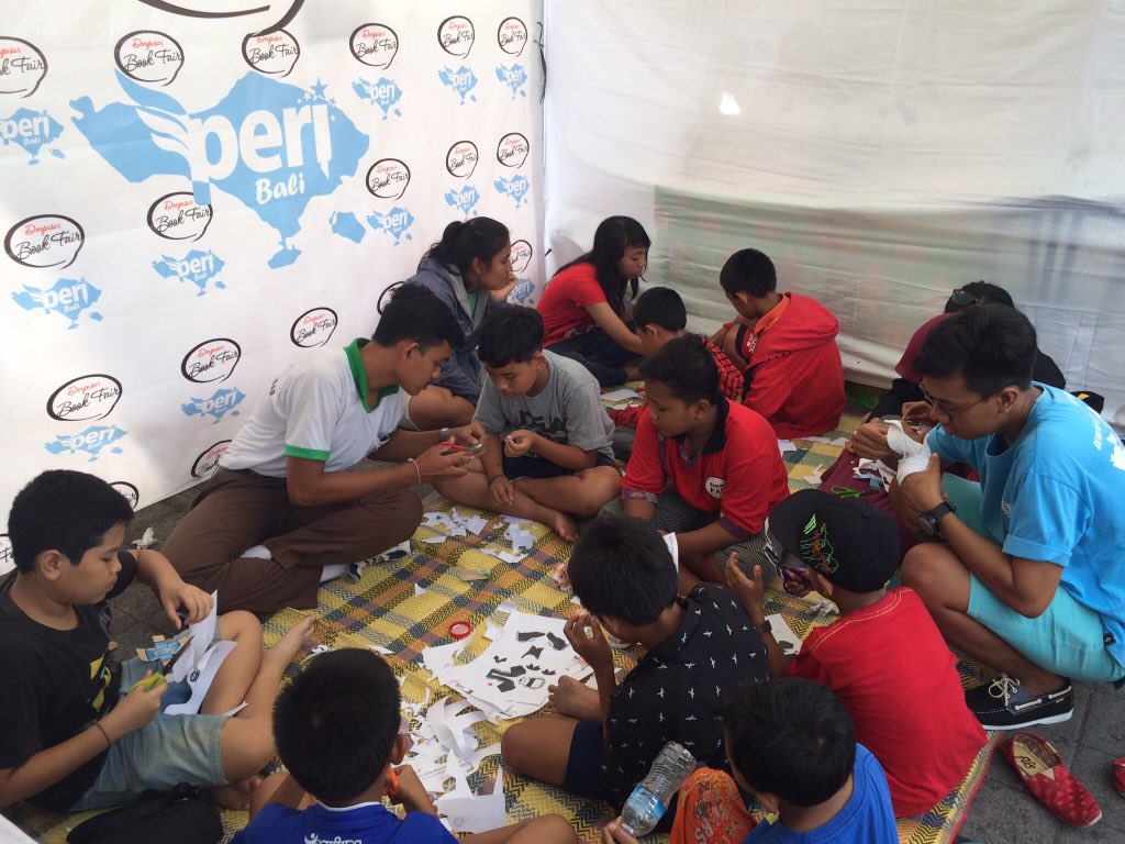 suasana free workshop di Denpasar Book Fair 2015
#perikertas #denpasarbookfair2015 #latepost