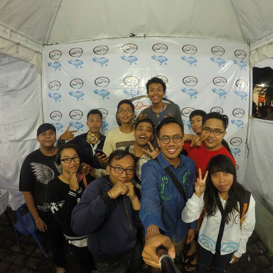 pose rame2 sebelum pulang..
thanks ya.. see u next year 
#perikertas #denpasarbookfair2015 #latepost