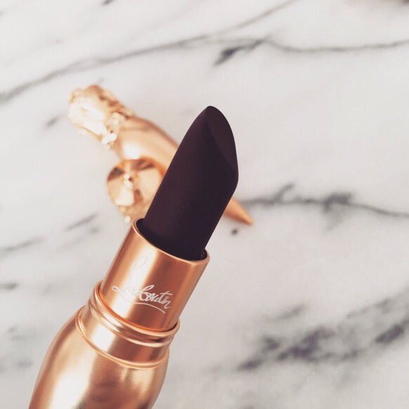 DressingsStyle's tweet image. I need you💄💋 https://t.co/ViFAzCfV3g"