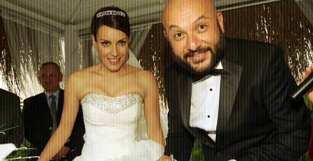 GercekMagazin's tweet photo. Zeynep Koltuk kimdir? (Zeynep Koltuk biyografisi hayatı ve fotoğrafları) #zeynepkoltuk… https://t.co/MYy8OYlcmy https://t.co/hJV8cvmSTI