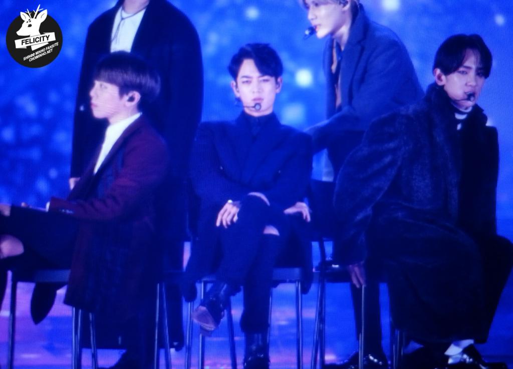 felicity_mh's tweet photo. 151230 KBS 가요대축제 오드아이 #민호 #minho https://t.co/crBHt24Cwi