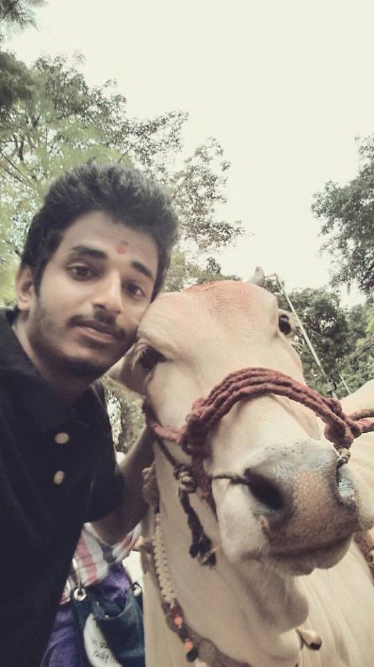 iindrojit's tweet photo. #Kolkata group starts #SelfieWithCow campaign to save cows from slaughter https://t.co/P7Aj5sA9Wv #SelfieWithGomata https://t.co/4vUUfRm0H3