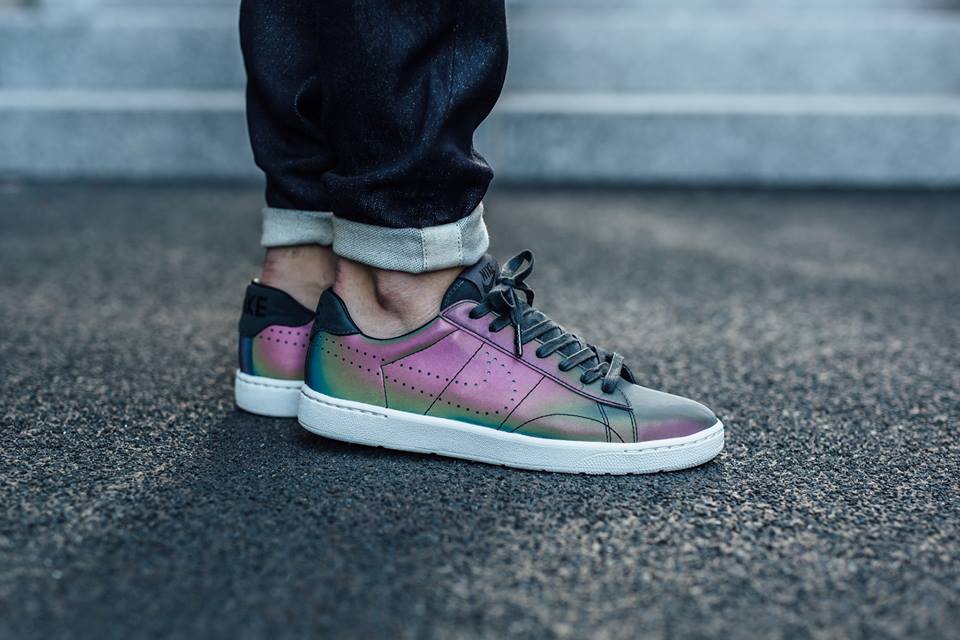 MoreSneakers.com on "Nike Tennis Classic Ultra QS 'Holographic' at 111,90€ ! Use code NEWNEW =&gt; https://t.co/jjr4B0Tver / X