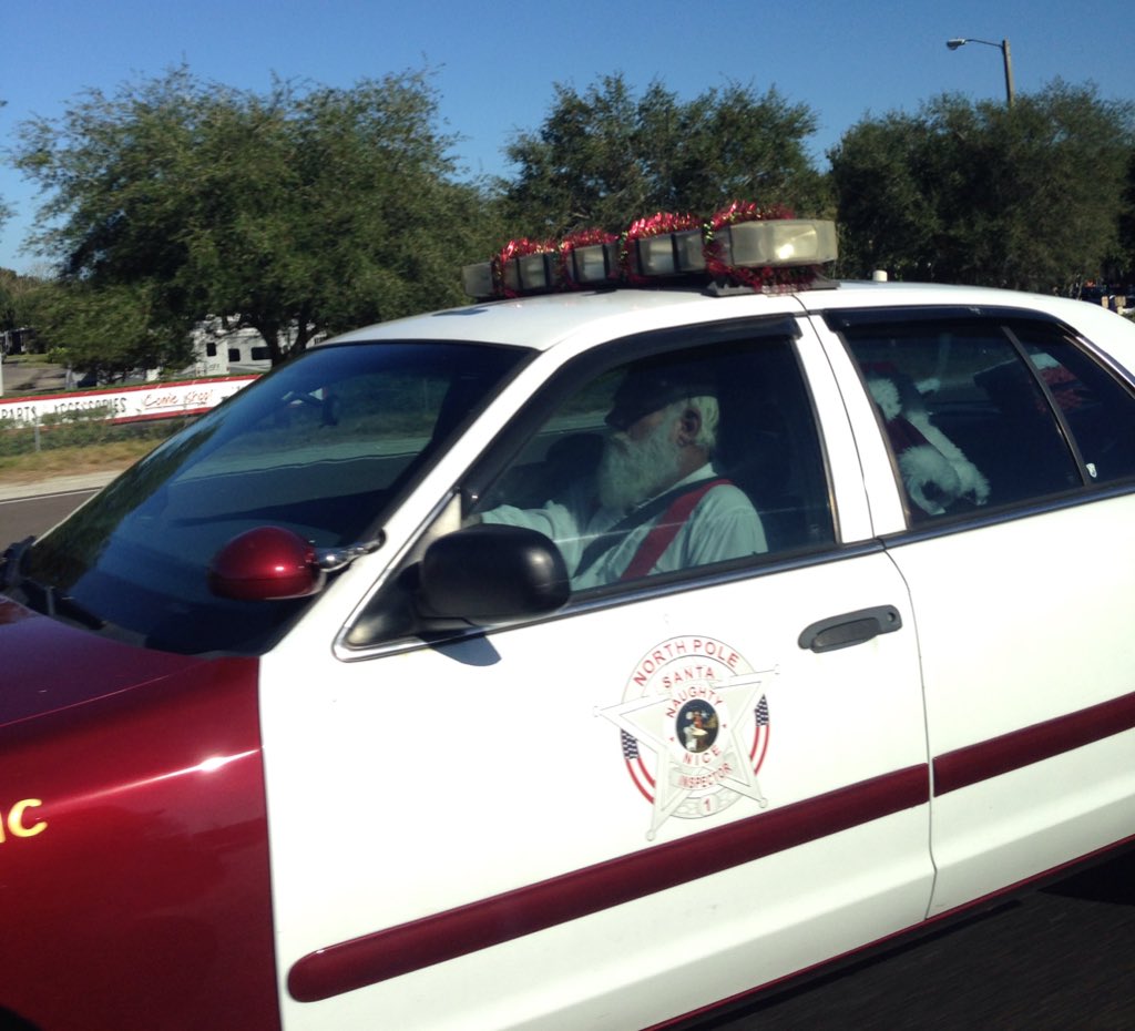Fundum North Pole santa naughty nice inspector á hraðbrautinni