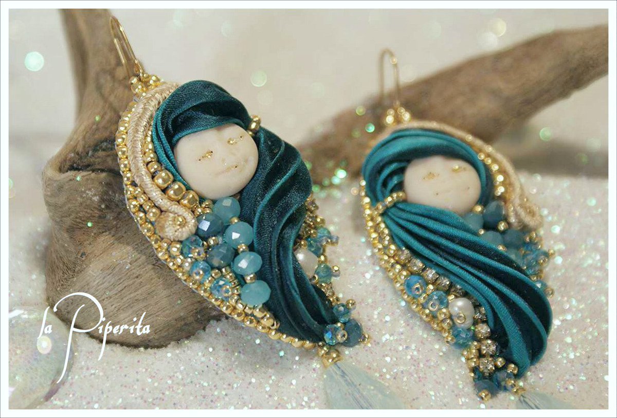 _veronicapapi_'s tweet photo. #earrings #handmade #jewelry  #soutache #beadembroidery #snowQueen  #madewithlove #lapiperita https://t.co/64lFhKrDZK