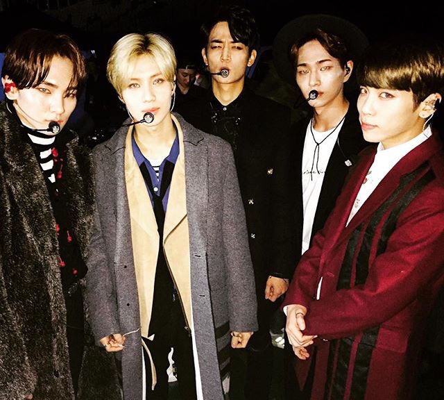 bumkeystagram's tweet photo. SHINee https://t.co/xchzDYWQet