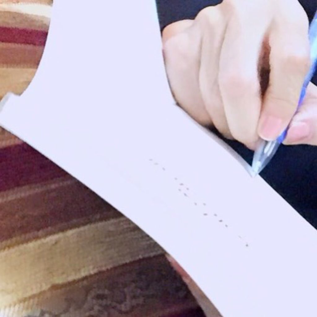 نحن عندما نكتب ✍
لا نكتب .. بحبر القلم🖊
بل نكتب .. بدماء القلوب💉
فعذراً✋🏻
إن ظهرت بعض الجراح ❣
على السطور ❗️
❗️

❗️
