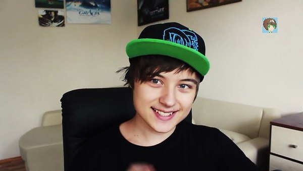 BiStLOL2 tweet picture