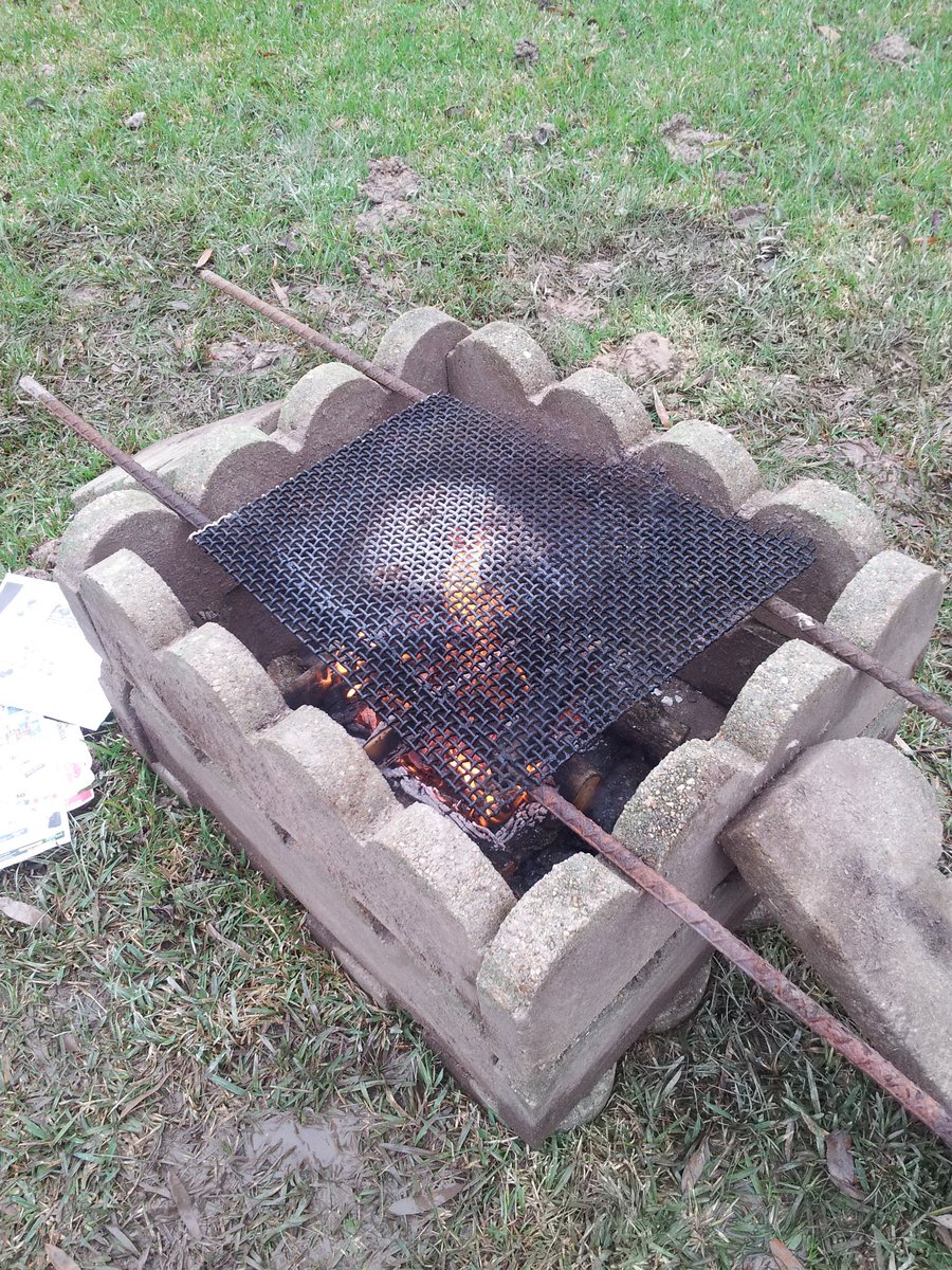 cloverbudz's tweet photo. Made a redneck fire pit today woooo https://t.co/b4YB9jXOVT