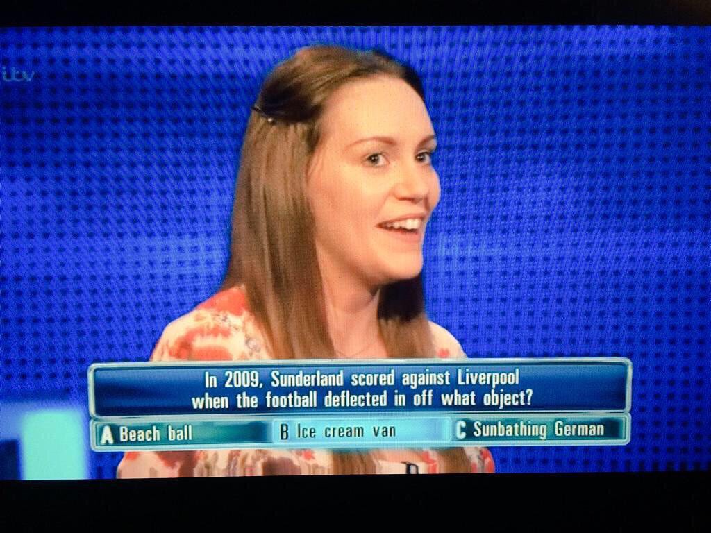TNLdotcom's tweet photo. Throwback to when Sunderland played Liverpool and an ice cream van scored a 20-yard screamer. https://t.co/zstHNrvLCg