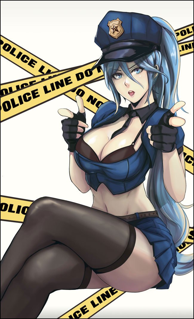 LoLFrank8's tweet photo. UNA CAITLYN POLICIA !!! https://t.co/aH2uw9tKNr