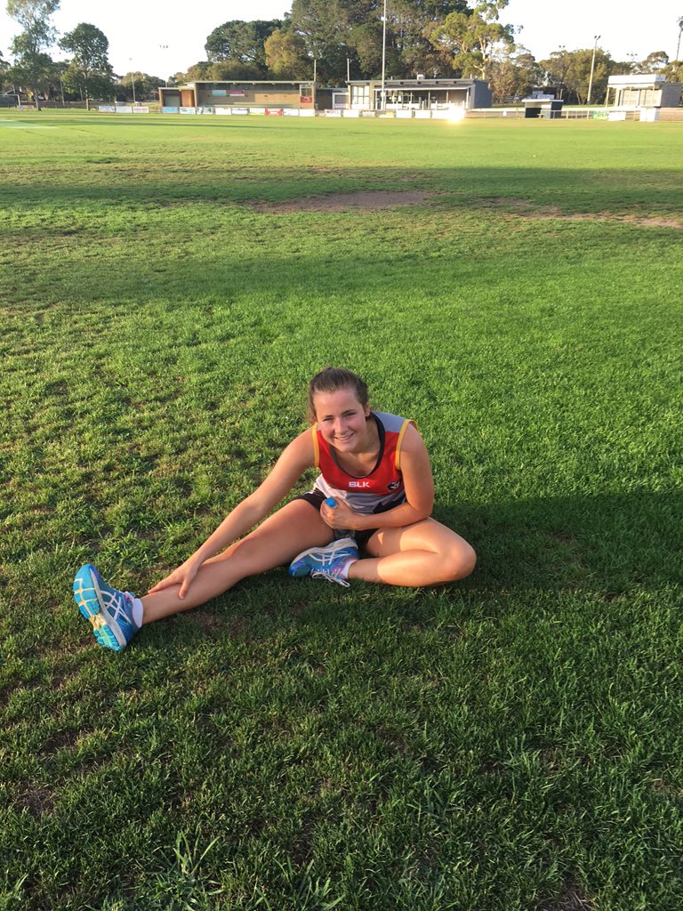 chloestephens98's tweet photo. Warming down after #w2session2 nice and early to beat the heat ☀️ @YouthGirls @TACVictoria #rayscave https://t.co/s9NKNDgY3V