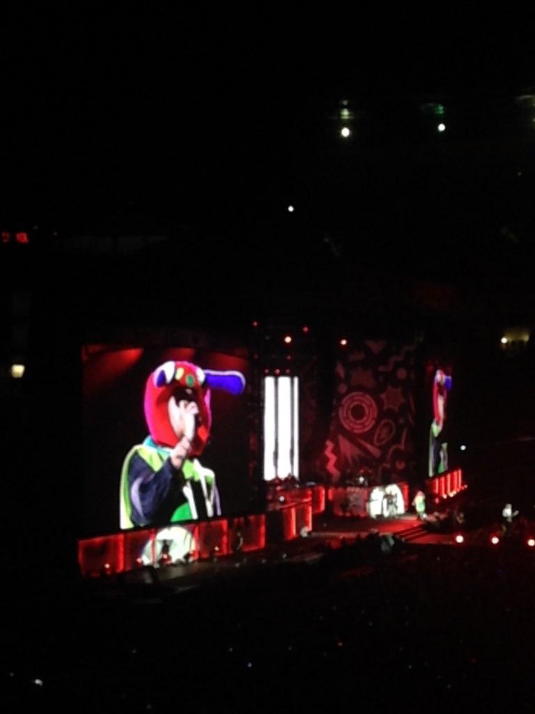 theshowdarling's tweet photo. #Thanks1DForAnAmazing2015 @Real_Liam_Payne thanks for the caterpillar at #OTRAPittsburgh , I'll never forget it💕 https://t.co/hX8YfIwuO9