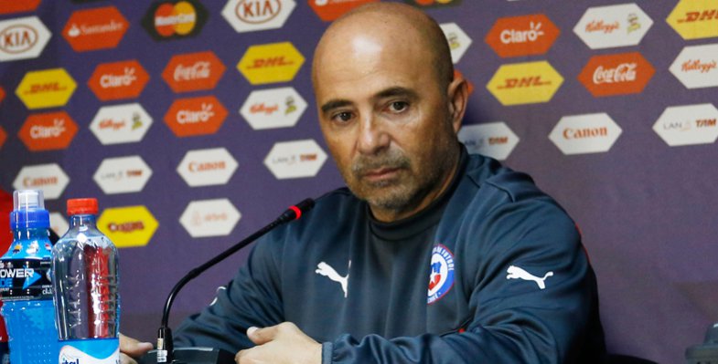 TNTSportsCL's tweet image. #Sampaoli: “Hay un gran desorden en el fútbol chileno y no me gusta trabajar así” cdf.cl/cdf/seleccion-…