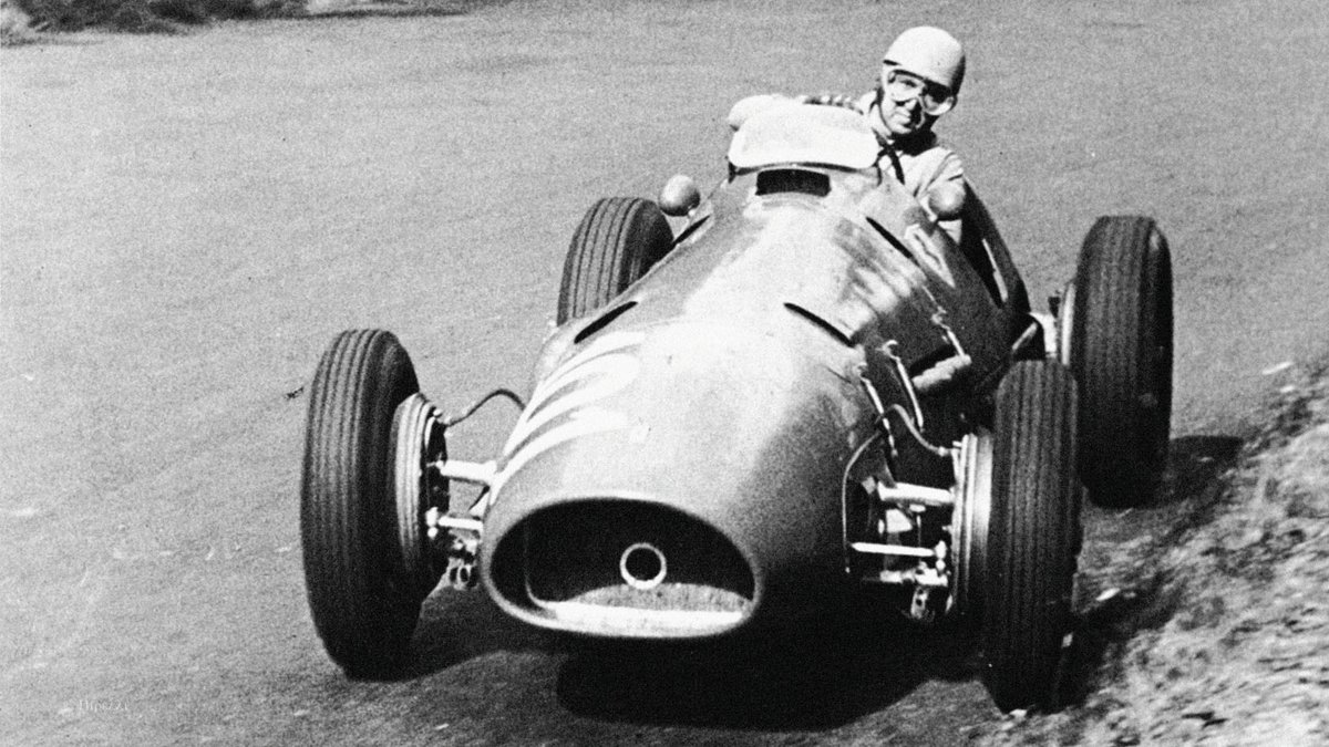 ivancasado_3's tweet photo. Temporada 1952: Campeón Alberto Ascari, Ferrari 500 y 375. 1: GP 2: GP Alemania 3: GP Bélgica #65YearsofF1 #F1 https://t.co/0PM7wehqRf