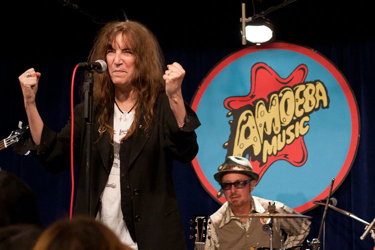 Happy birthday to punk poet goddess Patti Smith!! 