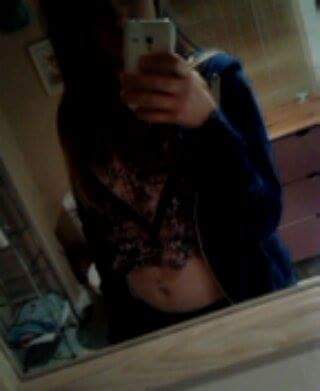 court_wright's tweet photo. Soo bored xxx like for a dm https://t.co/44UCcCfhZ0
