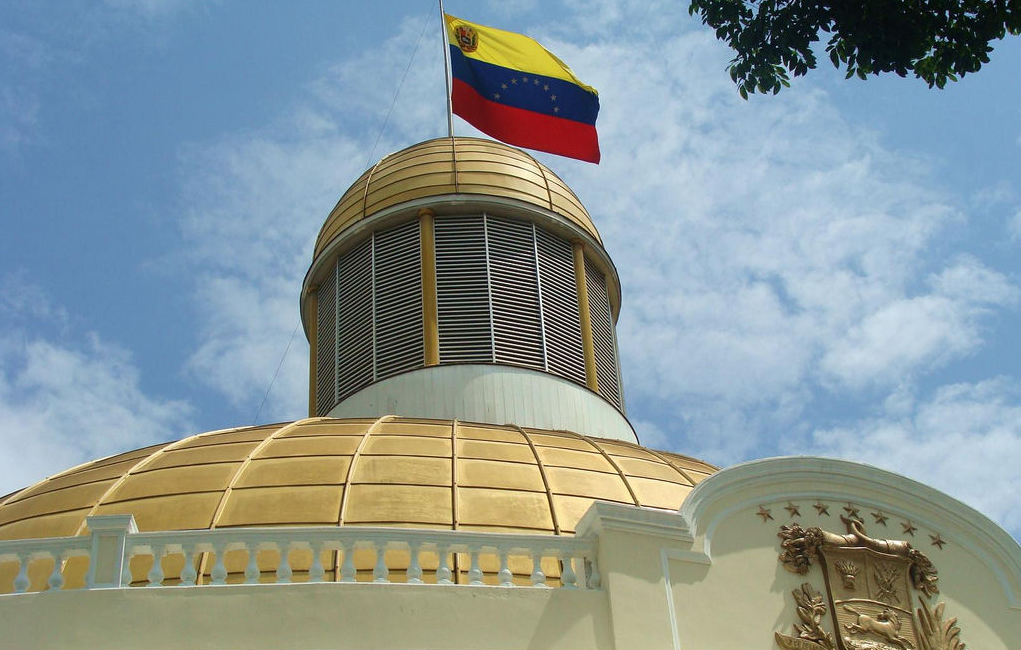 unidadvenezuela's tweet photo. Próximo presidente de la AN será anunciado el 3 de enero https://t.co/YI6zx5Nr06 https://t.co/VbNfcgSoin