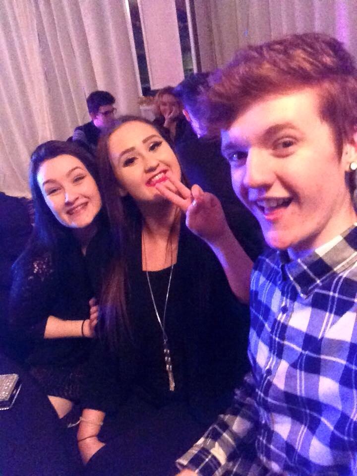 12Sarahward's tweet photo. Had the best time last night with my gals and pals https://t.co/8dqMo5uTfs