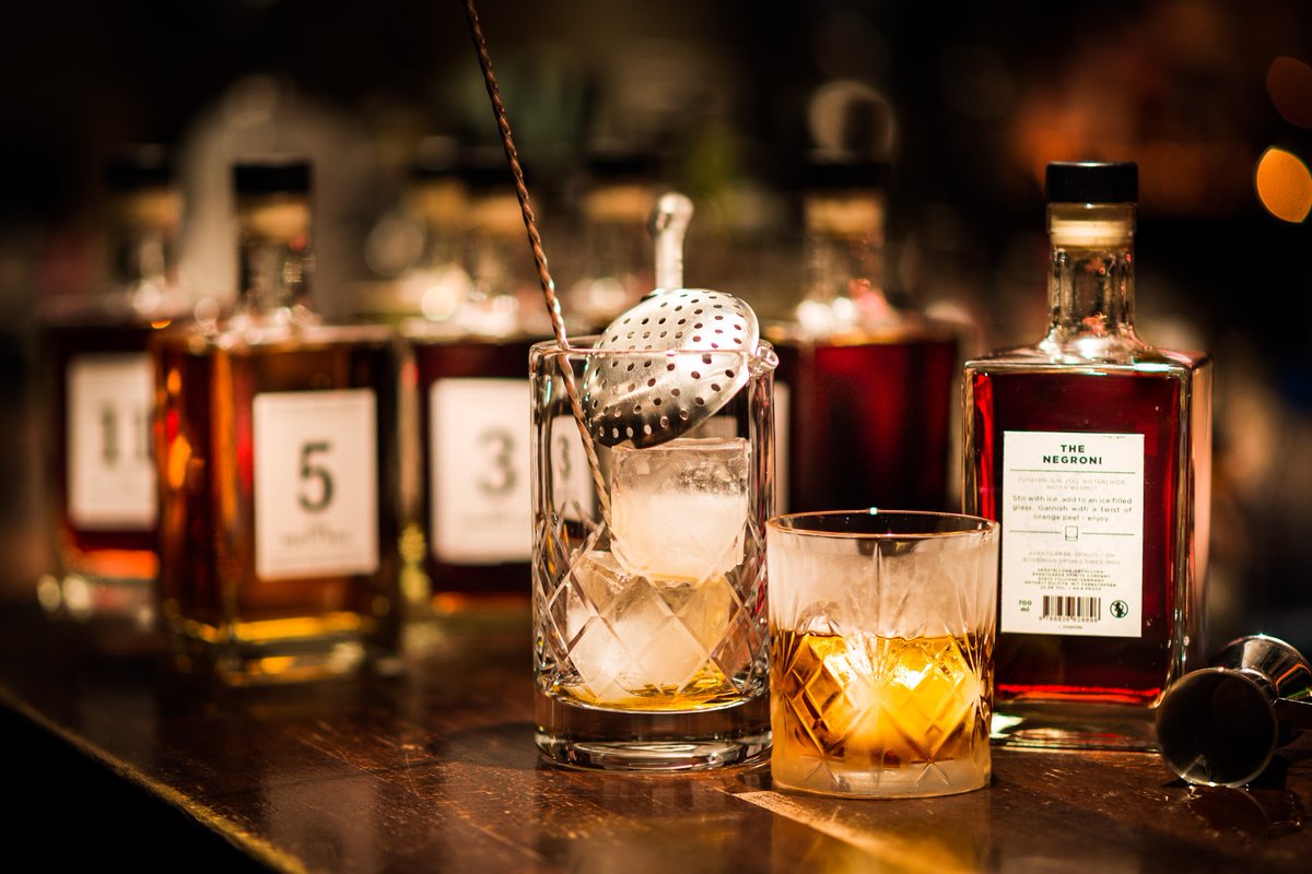 BohemianDrinks's tweet photo. #lifestyle for modern #gentlemen @Snobtop https://t.co/0a7y4bGdtG #happynewyear2016 #NewYearsEve #classic #cocktails https://t.co/2iVjgcA1tp