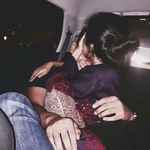 xHarriettJem's tweet photo. [Álbum Jem] 
— Te voy a comer ¡ñam ñam! 
+ ¡Harriett! ¿Que haces? 
—Sh, eres mi presa. https://t.co/7aCig8Rpo9