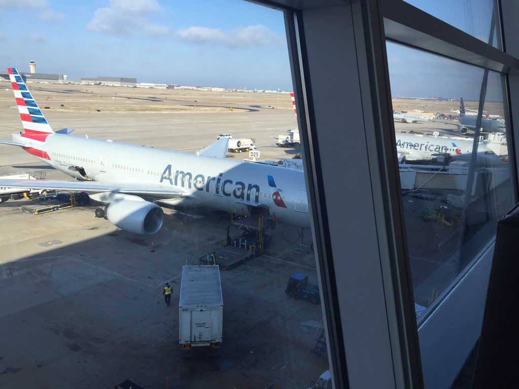 LuxuryRealtorM's tweet photo. Another #delay #AmericanAirlines #custserv don't care #attitude #flagshipdining 😜 https://t.co/W8wkNfL420