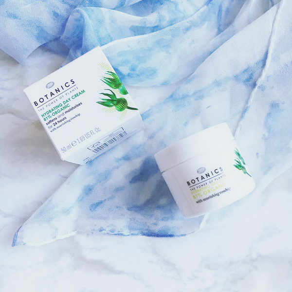 SlashedBeauty's tweet photo. I'm ๐ing @bootsbeautyUSA #BotanicsOrganic day cream for these chilly winter mornings!! ๐จ #spicevoxbox https://t.co/N816ChRiXE